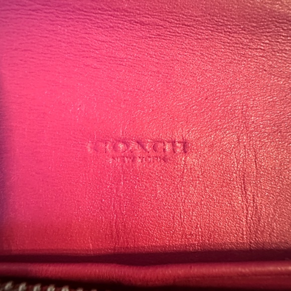 COACH Embossed Textured/Crossgrain Leather Slim Envelope Wallet F52345 (Fuchsia) - Picture 6 of 10